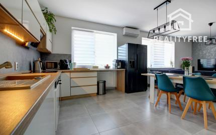 Priestranný 5-izbový RD s na 802 m² pozemku v pokojnej obci Macov