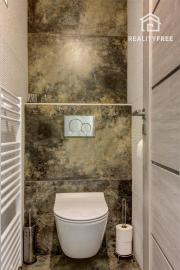 Priestranný 5-izbový RD s na 802 m² pozemku v pokojnej obci Macov