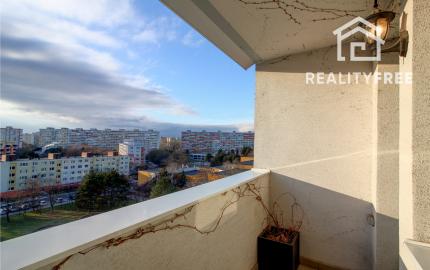 REZERVOVANÉ - Prenájom - Klimatizovaný, zariadený 3-i. byt v BA- Petržalka