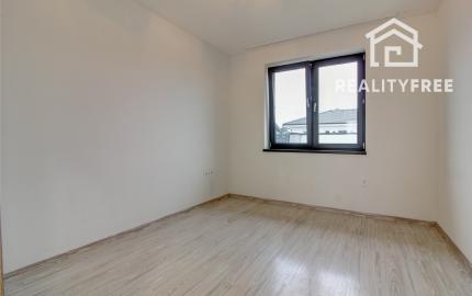 REZERVOVANÉ Na predaj 4-izbový presvetlený rodinný dom na 882 m² pozemku v Zlatých Klasoch