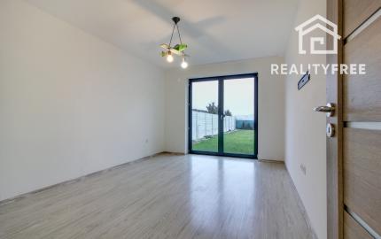 REZERVOVANÉ Na predaj 4-izbový presvetlený rodinný dom na 882 m² pozemku v Zlatých Klasoch