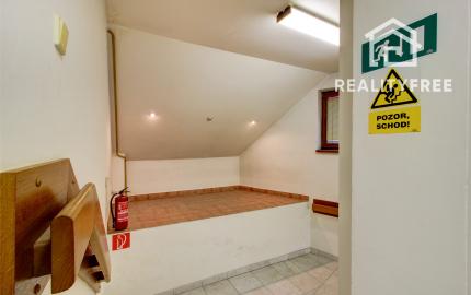 Na prenájom predajňa a kancelárske priestory v Šamoríne