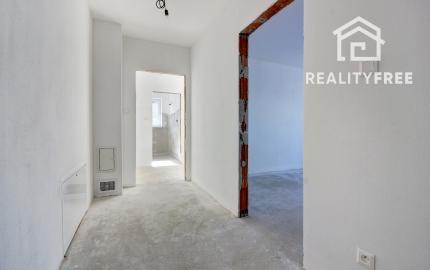 REZERVOVANÝ- Na predaj skolaudovaný 4i RD s pozemkom 596 m² v Malej Pake. BONUS realizácia štandardu v cene!