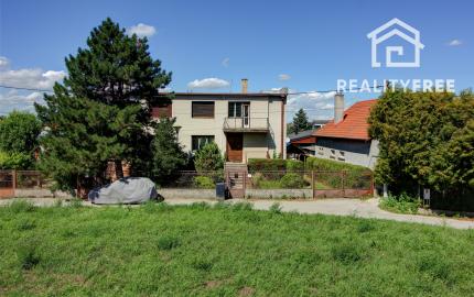 Na predaj: 4 izbový rodinný dom na pozemku 481 m², obec Dobrohošť