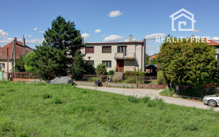 Na predaj: 4 izbový rodinný dom na pozemku 481 m², obec Dobrohošť