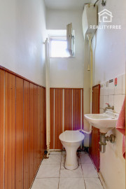 Na predaj: 4 izbový rodinný dom na pozemku 481 m², obec Dobrohošť