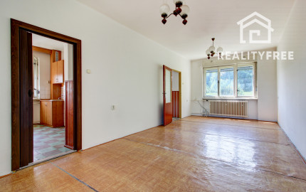 Na predaj: 4 izbový rodinný dom na pozemku 481 m², obec Dobrohošť