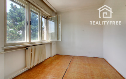 Na predaj: 4 izbový rodinný dom na pozemku 481 m², obec Dobrohošť