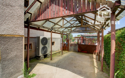 Na predaj: 4 izbový rodinný dom na pozemku 481 m², obec Dobrohošť