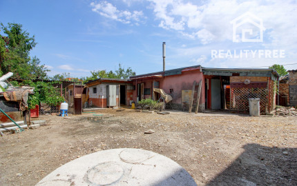 Na predaj: 4 izbový rodinný dom na pozemku 481 m², obec Dobrohošť