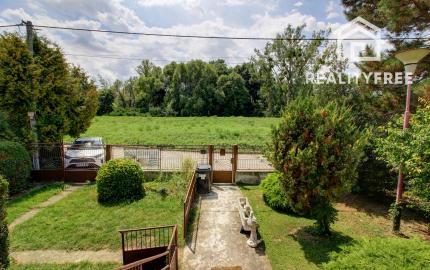 Na predaj: 4 izbový rodinný dom na pozemku 481 m², obec Dobrohošť