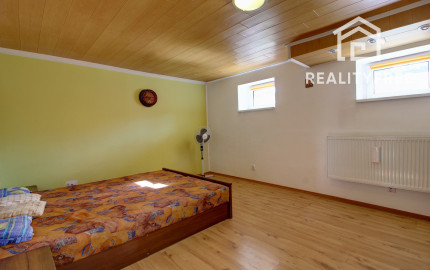 Predaj 5-izbového rodinného domu s pivnicou a krásnou záhradou – Veľká Paka