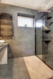 Novinka – samostatne stojaci 4i rodinný dom v obci Láb