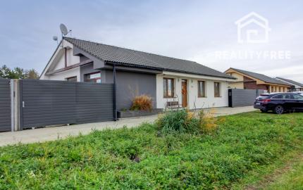 Novinka – samostatne stojaci 4i rodinný dom v obci Láb