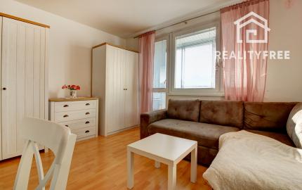 Na predaj útulná garsónka s loggiou – Bratislava, Petržalka, Topoľčianska ulica