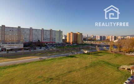 Na predaj útulná garsónka s loggiou – Bratislava, Petržalka, Topoľčianska ulica