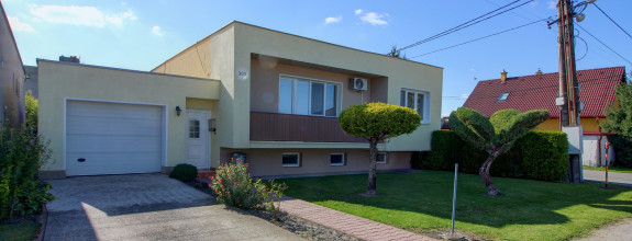 Predaj 5-izbového rodinného domu s pivnicou a krásnou záhradou – Veľká Paka