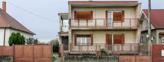 Na predaj: 4izbový rodinný dom s garážou , pozemok 800 m² - Čakany