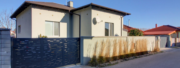 Na predaj dvojgeneračný 5-izbový rodinný dom v Šamoríne- Čilistov