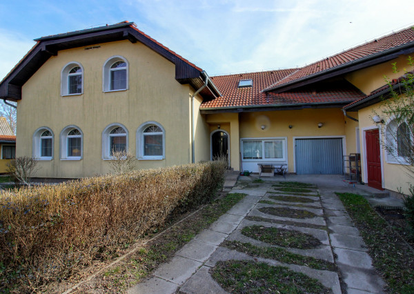 Na predaj: rodinný dom - penzión pre 10-20 osôb alebo viac