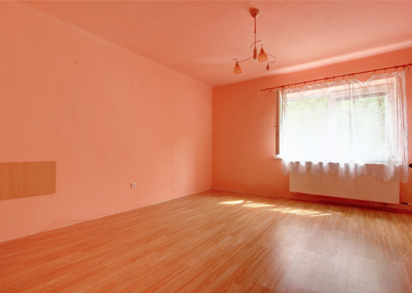 Na predaj: 3,5 izbový rodinný dom s prístavbou a garážou na pozemku o rozlohe 761 m², obec Dobrohošť