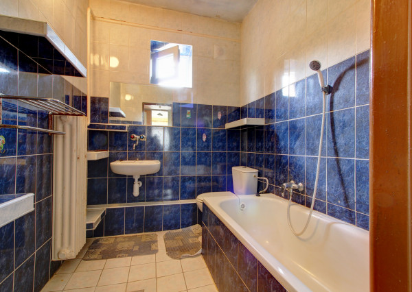 Na predaj: 3,5 izbový rodinný dom s prístavbou a garážou na pozemku o rozlohe 761 m², obec Dobrohošť