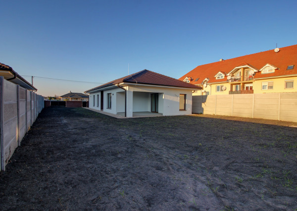 Na predaj: 4izbový rodinný dom – Michal na Ostrove,