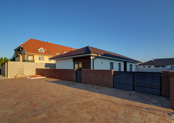 Na predaj: 4izbový rodinný dom – Michal na Ostrove,