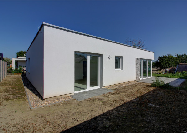 Na predaj skolaudovaný 4i RD s pozemkom 596 m² v Malej Pake.