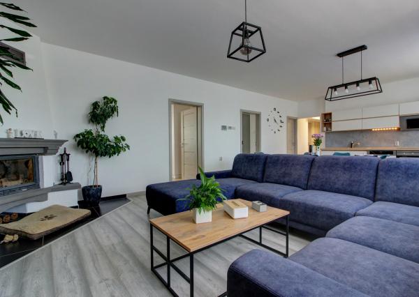 Na predaj priestranný 5-izbový rodinný dom s na 802 m² pozemku v pokojnej obci Macov