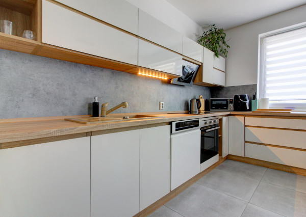 Na predaj priestranný 5-izbový rodinný dom s na 802 m² pozemku v pokojnej obci Macov