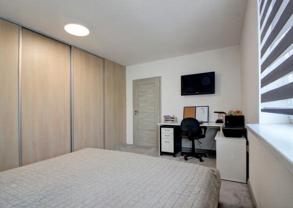 Na predaj priestranný 5-izbový rodinný dom s na 802 m² pozemku v pokojnej obci Macov