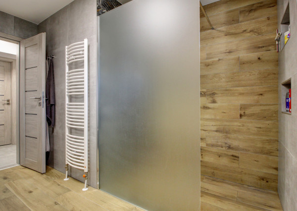 Na predaj priestranný 5-izbový rodinný dom s na 802 m² pozemku v pokojnej obci Macov