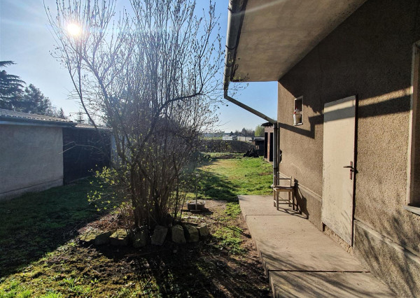 Na predaj: 4 izbový rodinný dom na pozemku o rozlohe 1543 m², obec Horný Bar