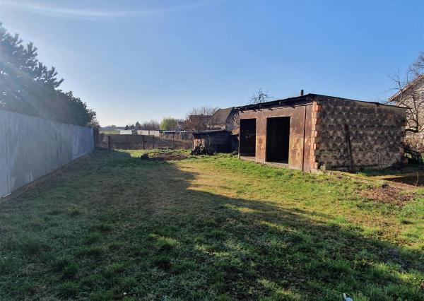 Na predaj: 4 izbový rodinný dom na pozemku o rozlohe 1543 m², obec Horný Bar