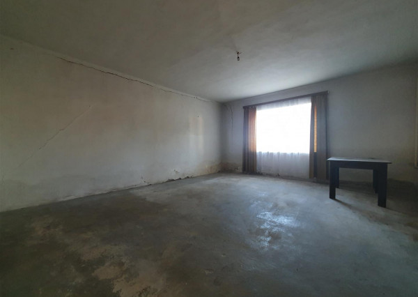 Na predaj: 4 izbový rodinný dom na pozemku o rozlohe 1543 m², obec Horný Bar