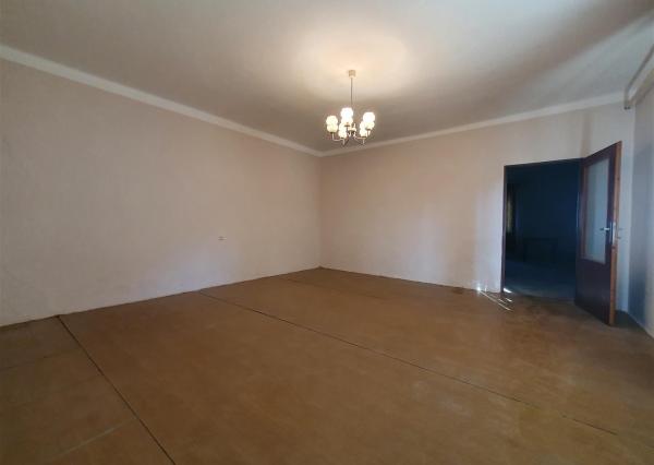 Na predaj: 4 izbový rodinný dom na pozemku o rozlohe 1543 m², obec Horný Bar