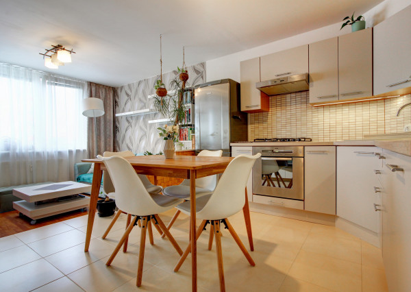 Na predaj: 3 izbový byt 66 m² , Mestský Majer,  Šamorín - kompletná rekonštrukcia