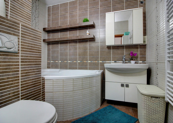 Na predaj: 3 izbový byt 66 m² , Mestský Majer,  Šamorín - kompletná rekonštrukcia