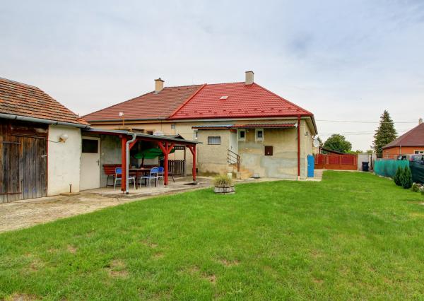 Na predaj: 2,5 izbový rodinný dom s , obec Šamorín-Šámot