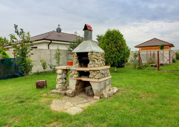 Na predaj: 2,5 izbový rodinný dom s , obec Šamorín-Šámot