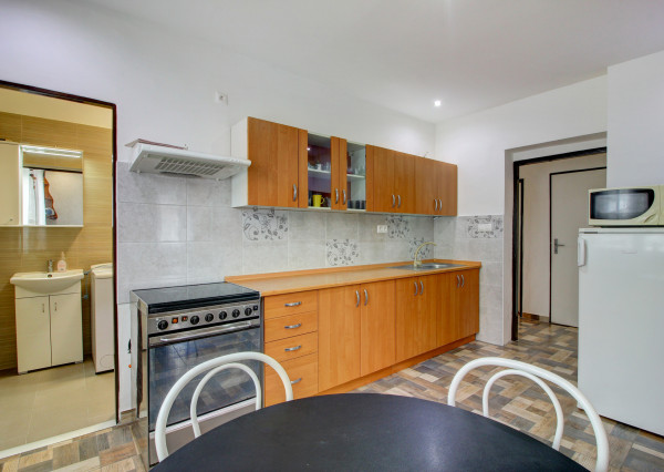 Na predaj: 2,5 izbový rodinný dom s , obec Šamorín-Šámot