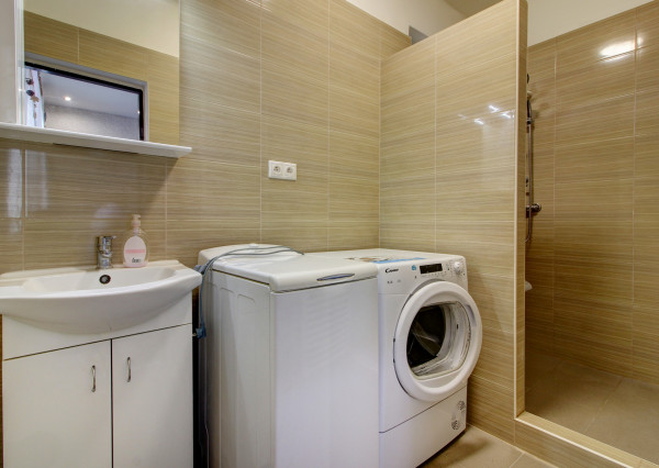 Na predaj: 2,5 izbový rodinný dom s , obec Šamorín-Šámot