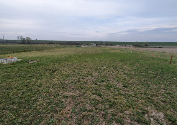 Na predaj pozemok v Rohovce-Šulianske jazero, 1806 m2