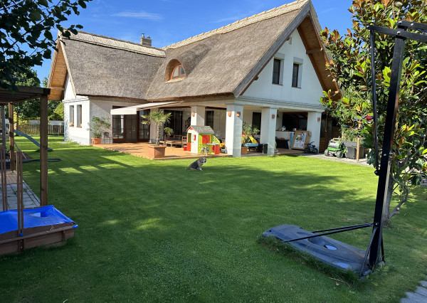 Vidiecka romantická vila na 840 m², 25 min. od Petržalky