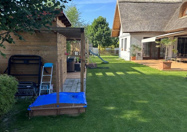 Vidiecka romantická vila na 840 m², 25 min. od Petržalky