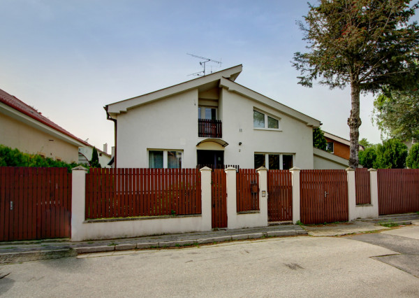 Predaj 7i RD 230m², 2x garáž, pozemok 580m², BA-Vrakuňa.