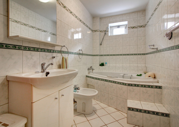 Predaj 7i RD 230m², 2x garáž, pozemok 580m², BA-Vrakuňa.