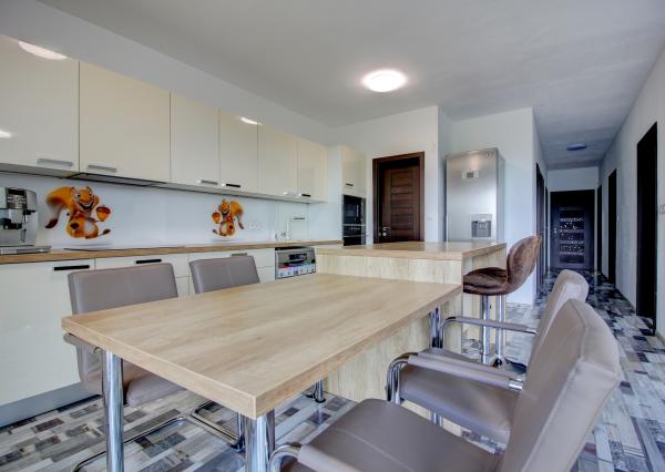 Na prenájom 4izbový rodinný dom Hamuliakovo