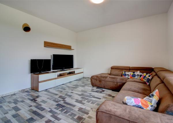 Na prenájom 4izbový rodinný dom Hamuliakovo